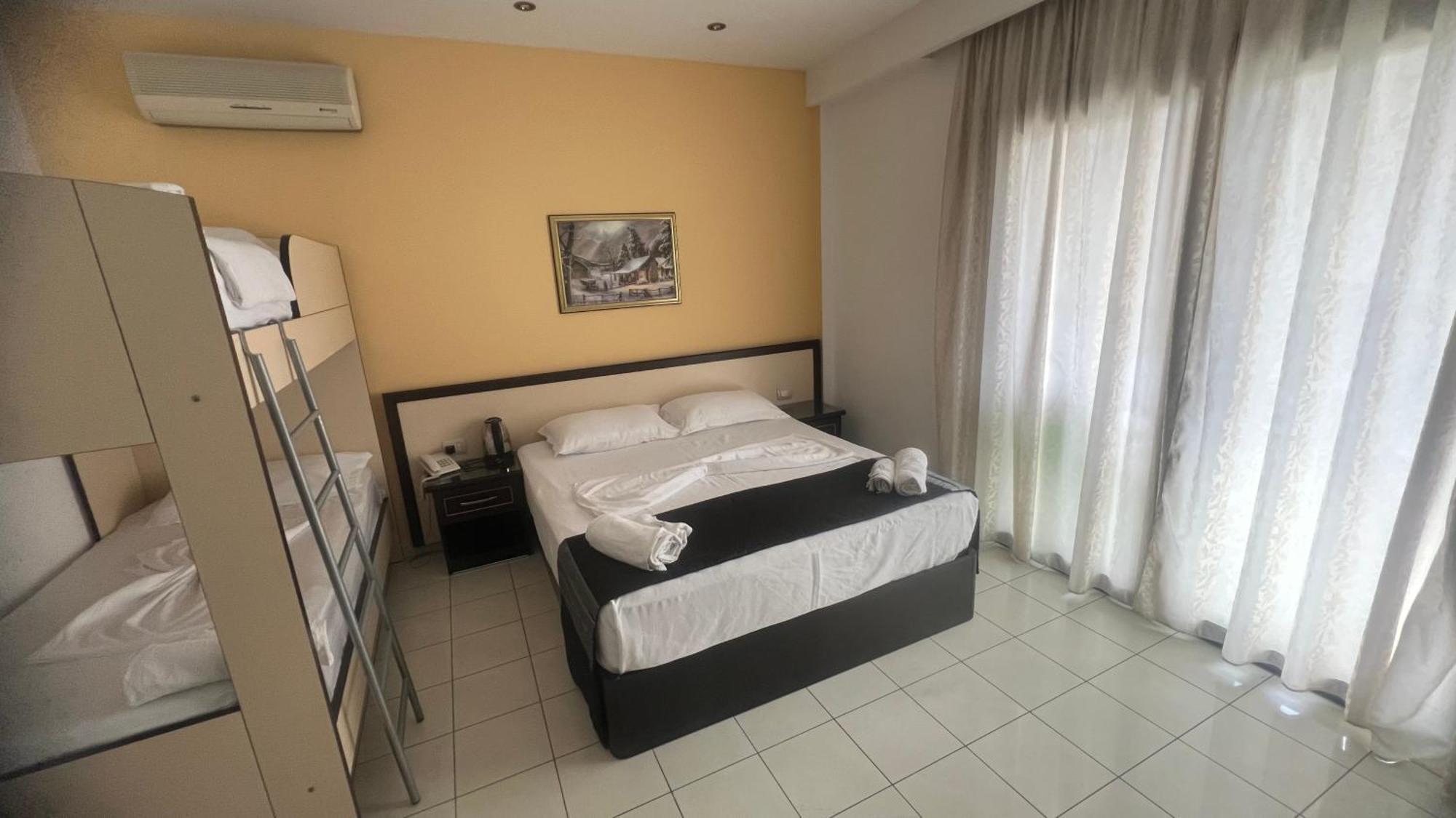 Hotel Sunrise Cameria